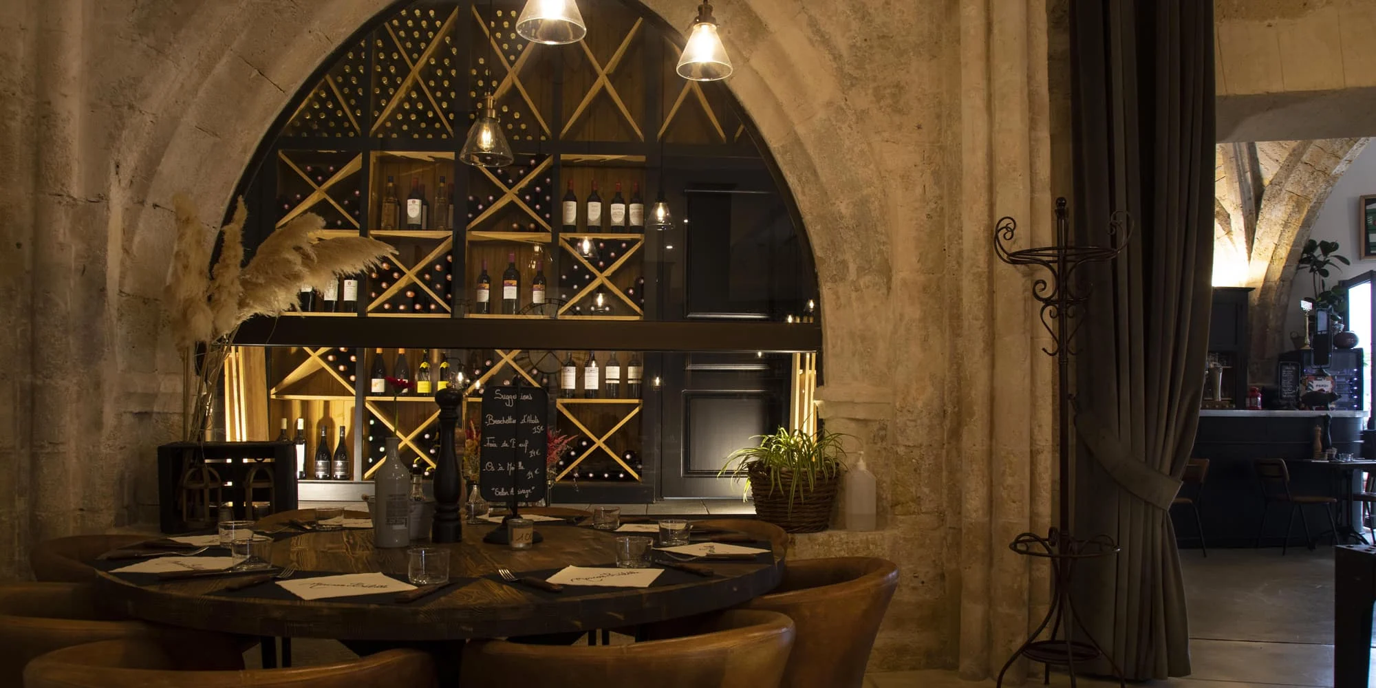 La salle voûtée du restaurant